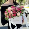 7 нежных кустовых и пионовидных роз в коробке MIX